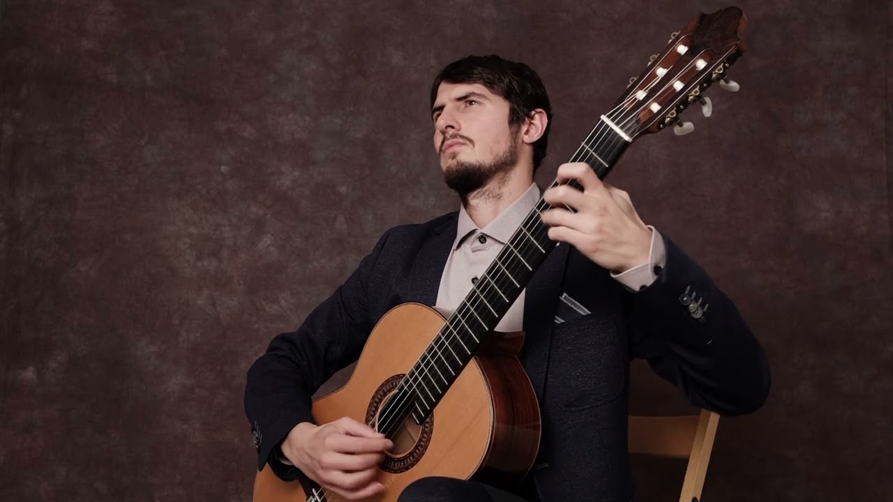 Silvan de Smit performs Torroba — Madroños