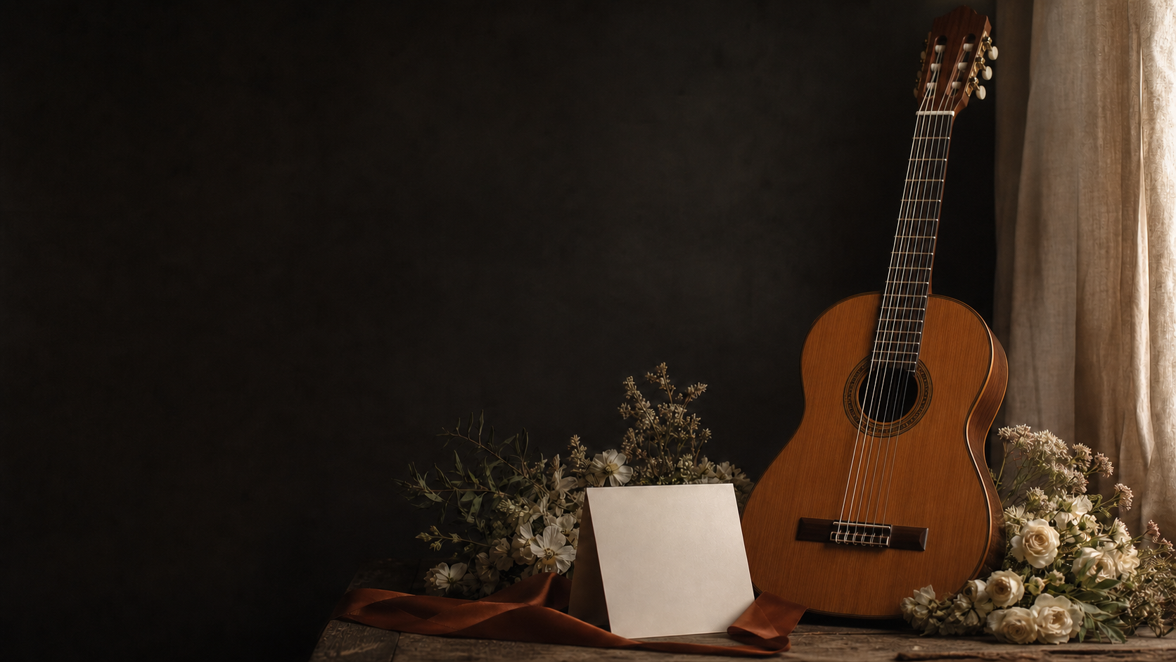 Sfeervolle compositie met klassieke gitaar, trouwbloemen en een blanco kaart